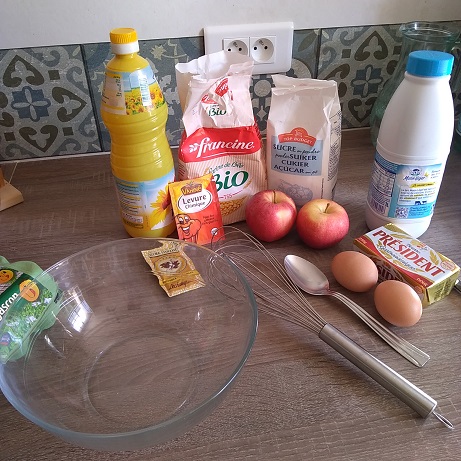 Gâteau aux pommes comme une crêpe